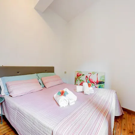 Casa Rachele 2br In Centre With Balcony - Happy Daire *